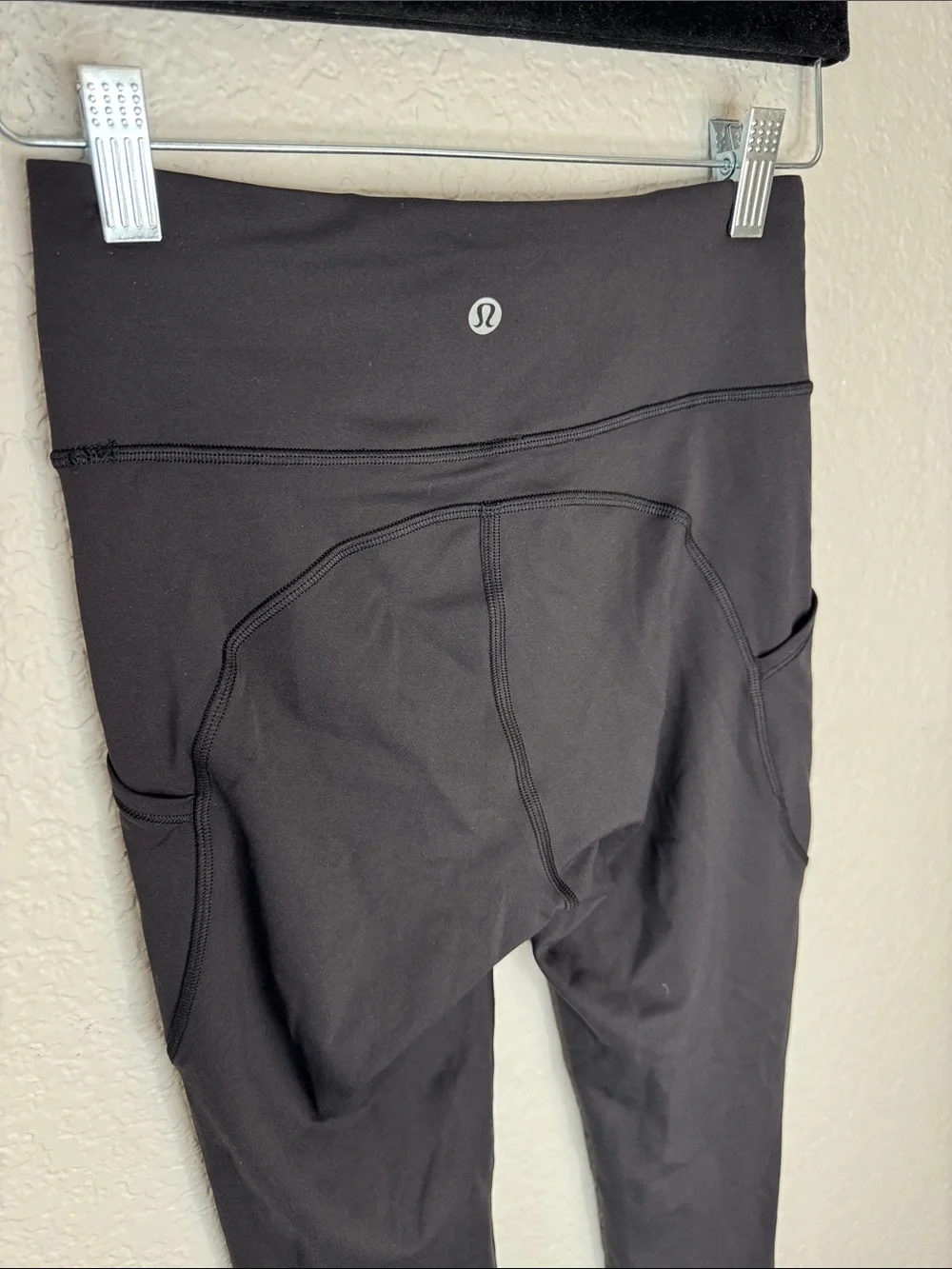 Lululemon Wunder Train w Pockets 25” inseam Black Size 4